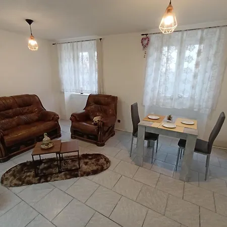 Ubytovani Straz Apartamento